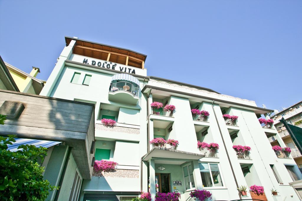 Hotel Dolcevita Cesenatico Exterior photo