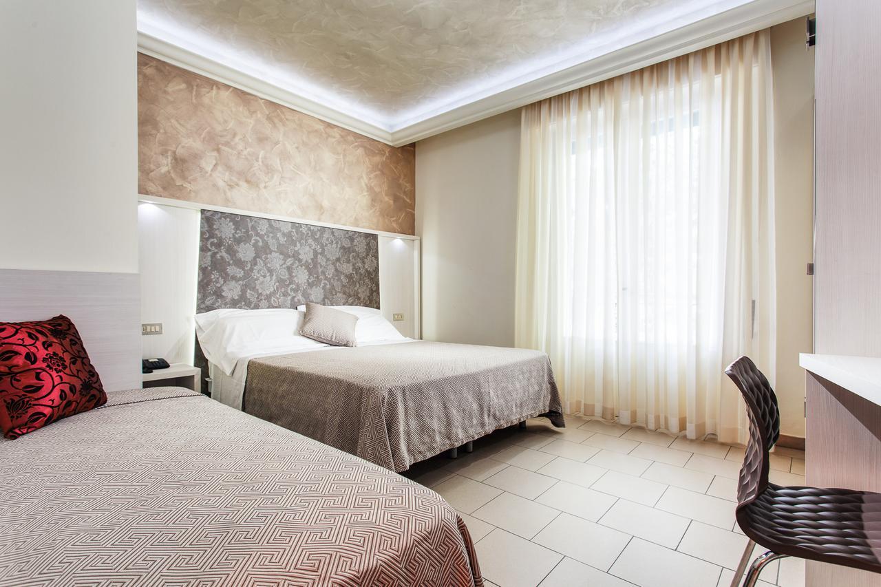 Hotel Dolcevita Cesenatico Exterior photo